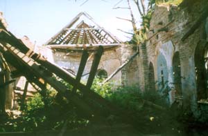 Развалины кирхи в Удосолово